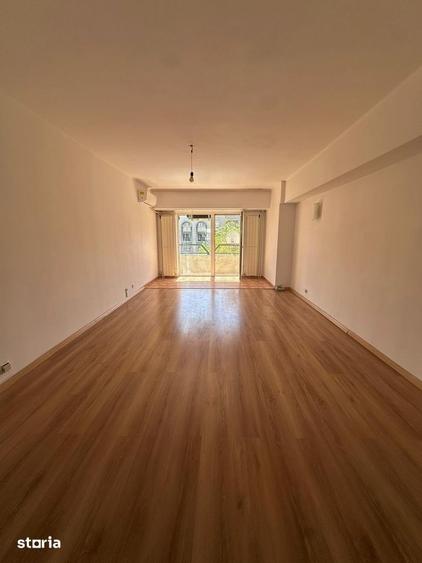 Apartament cu 4 camere decomandat în Decebal