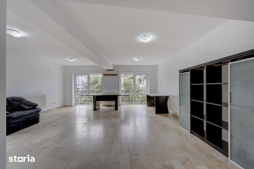 Apartament cu 3 camere în Drumul Taberei
