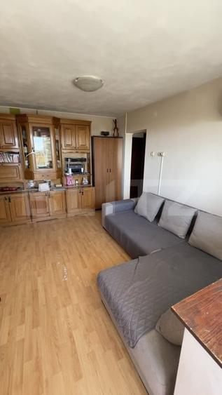 Apartament cu 2 camere semidecomandat, mobilat în Trivale