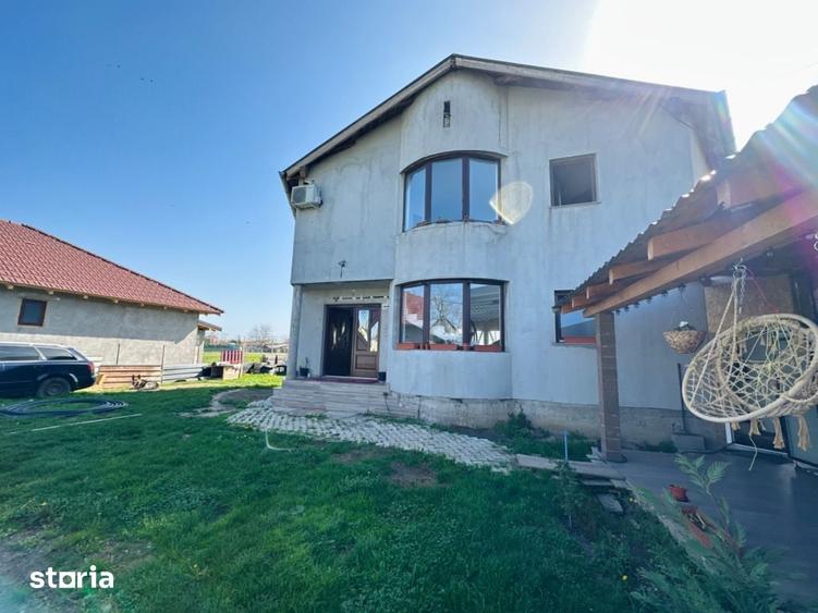 Casă cu 4 camere decomandat cu Teren 1482 Mp în Nojorid