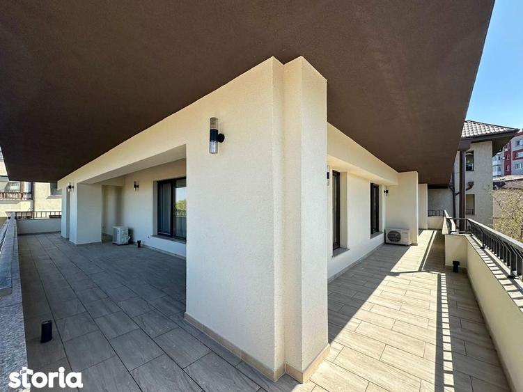 Apartament cu 4 camere în Aviatorilor