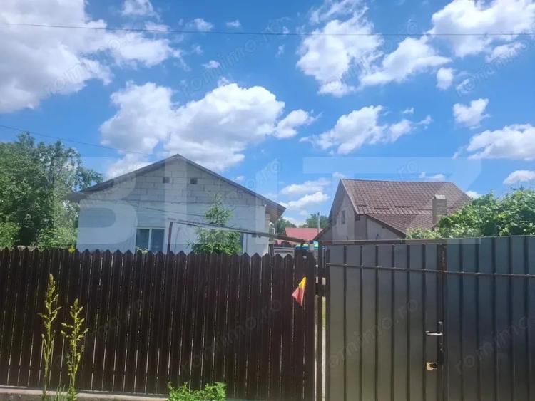 Casă cu Teren 5800 Mp în Crângurile