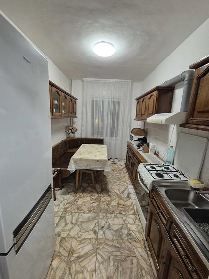Apartament cu 3 camere decomandat în Rogerius