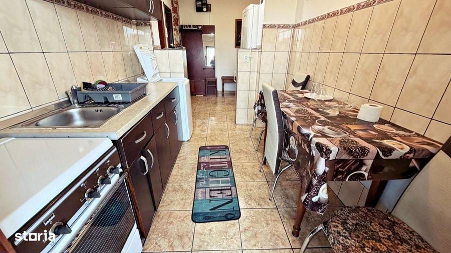 Apartament cu 2 camere decomandat în Podul de Fier