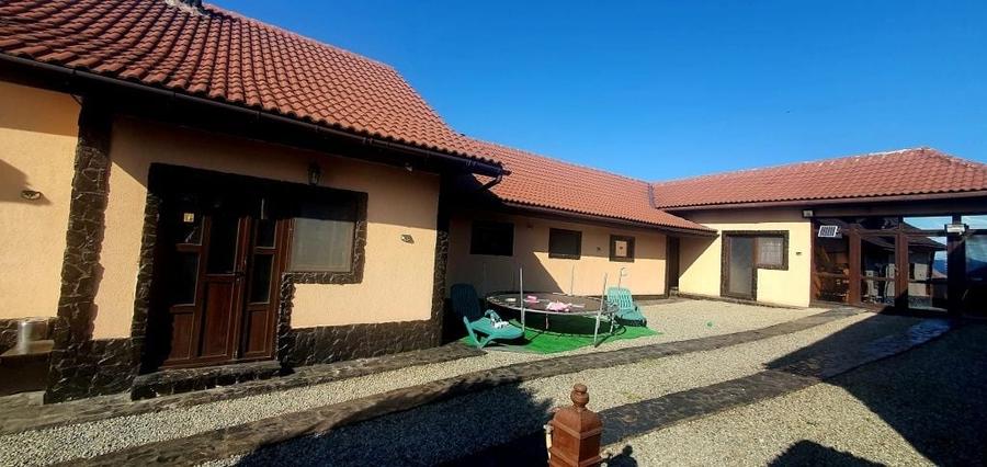 Casă cu 4 camere în Central