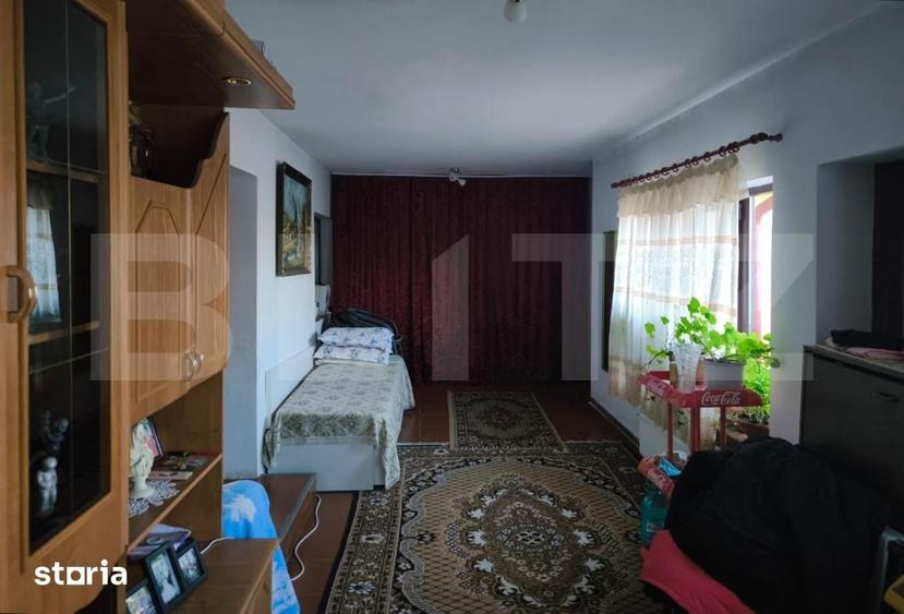 Casă cu 4 camere decomandat cu Teren 2000 Mp în Leu