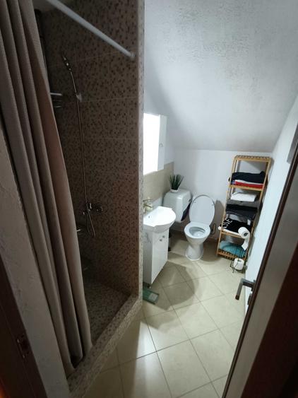 Casă cu 4 camere în Exterior Vest