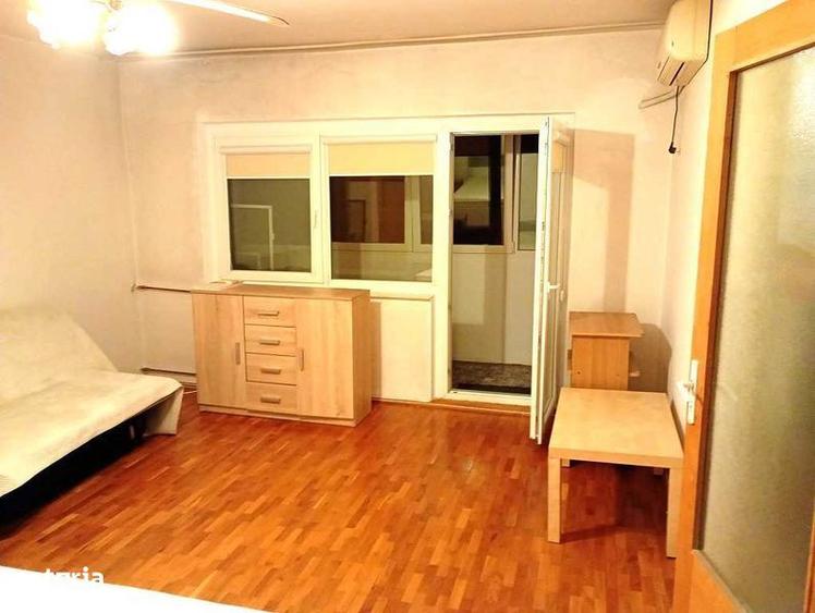Garsonieră decomandată, mobilată în Decebal