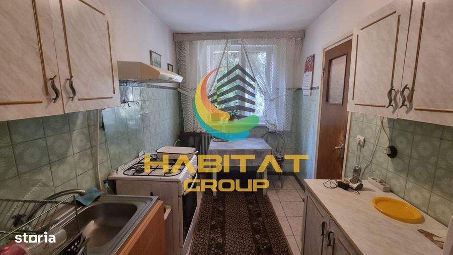 Apartament cu 4 camere decomandat, mobilat în Berceni