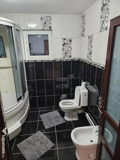 Casă cu 7 camere în Dancu
