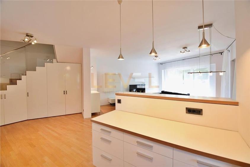 Apartament cu 4 camere decomandat, mobilat în Herăstrău