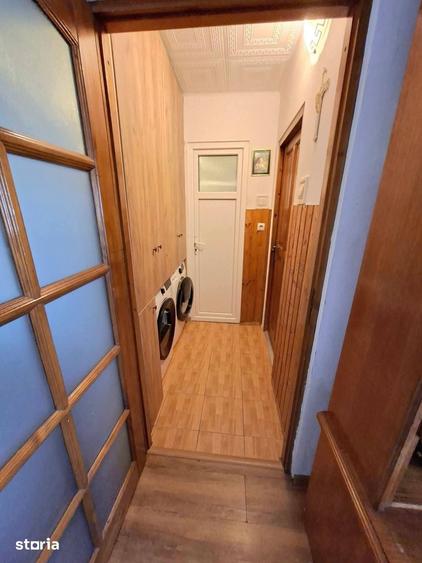 Apartament cu 2 camere semidecomandat în Calea București