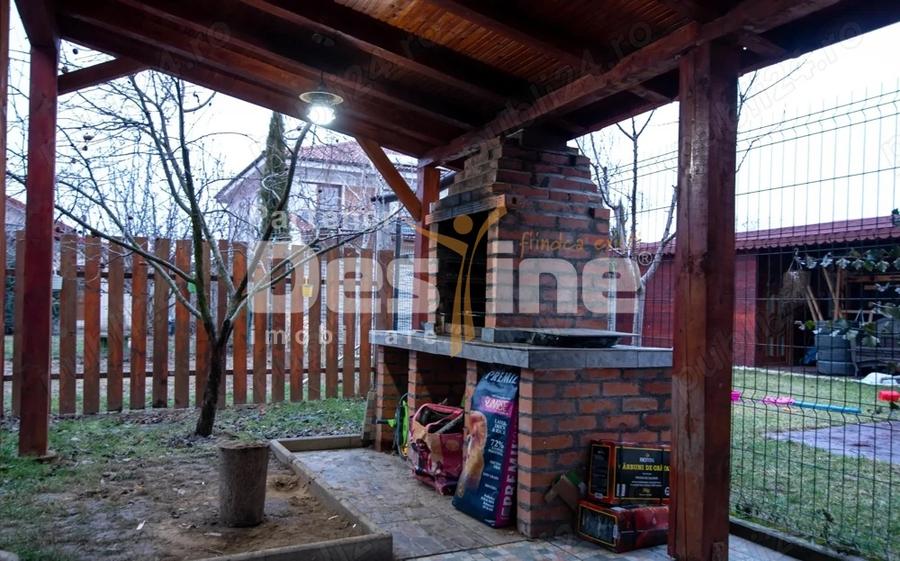 Casă individuală cu 3 camere cu Canalizare în Moșnița Veche