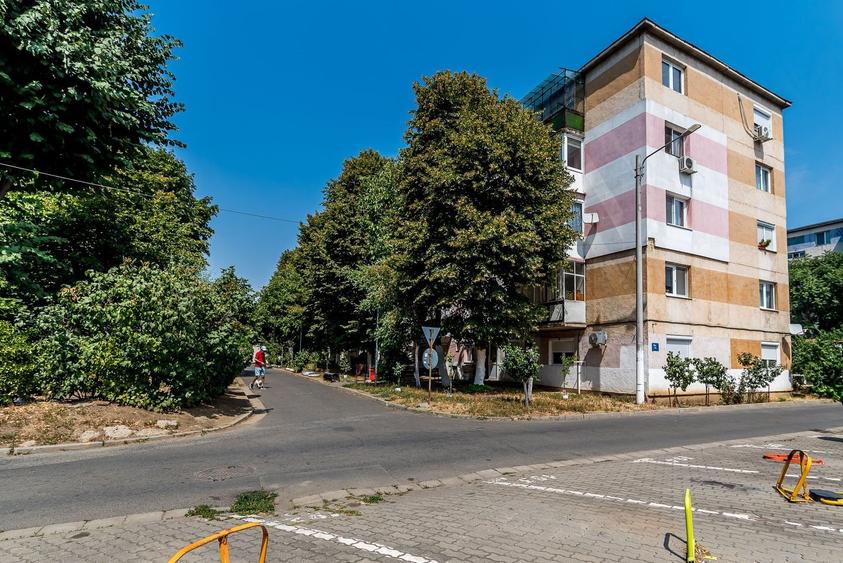 Apartament cu 2 camere nedecomandat, mobilat în Aurel Vlaicu