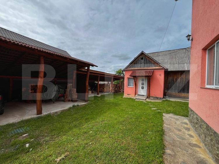 Casă individuală cu 7 camere cu Garaj în Exterior Est