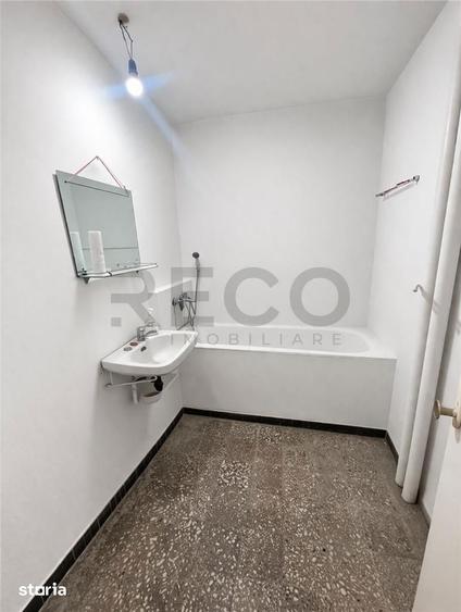 Apartament cu 3 camere decomandat în Decebal