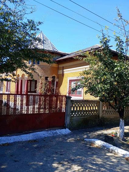 Casă cu 6 camere cu Teren 940 Mp în Păuleasca