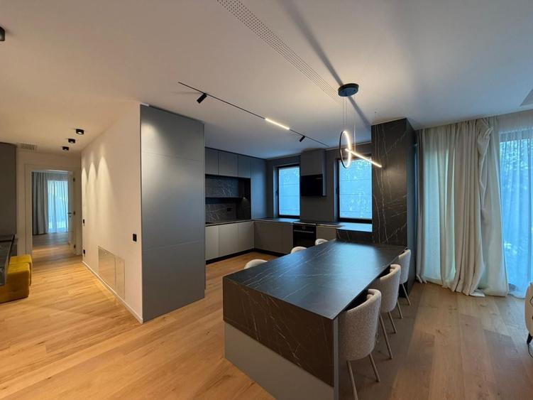 Apartament cu 3 camere decomandat, mobilat în Herăstrău
