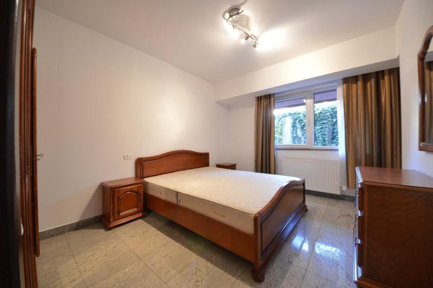 Apartament cu 4 camere decomandat, mobilat în Aviatorilor