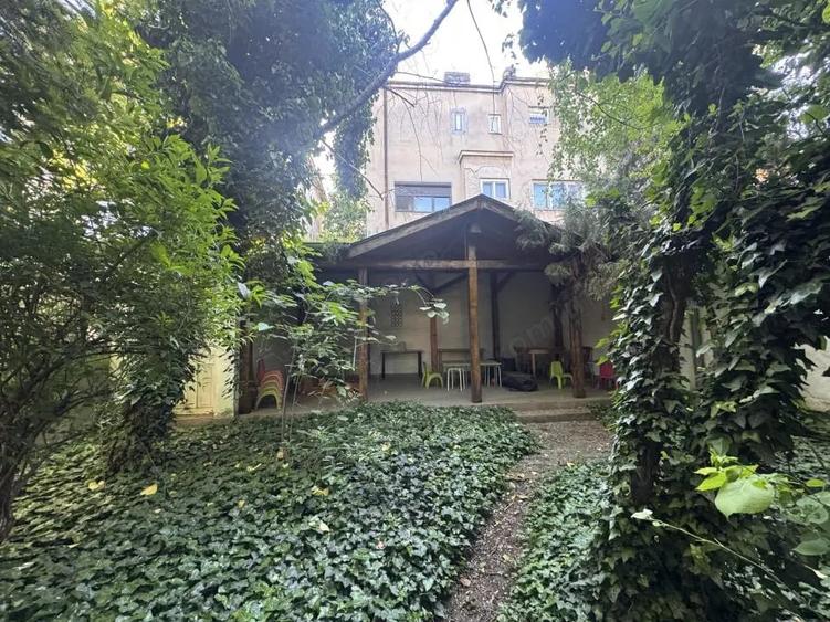 Casă cu Teren 877 Mp în Grădina Icoanei