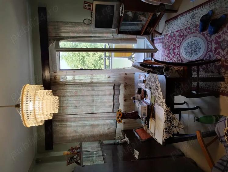 Apartament cu 4 camere decomandat în Confecții