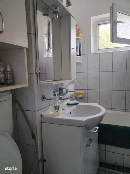 Apartament cu 4 camere semidecomandat în Alexandru cel Bun
