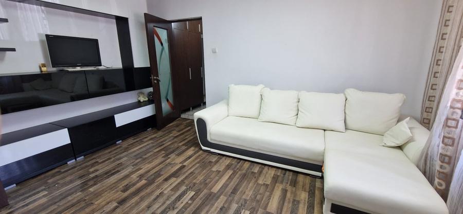 Apartament cu 2 camere semidecomandat, mobilat în Craiovița Nouă