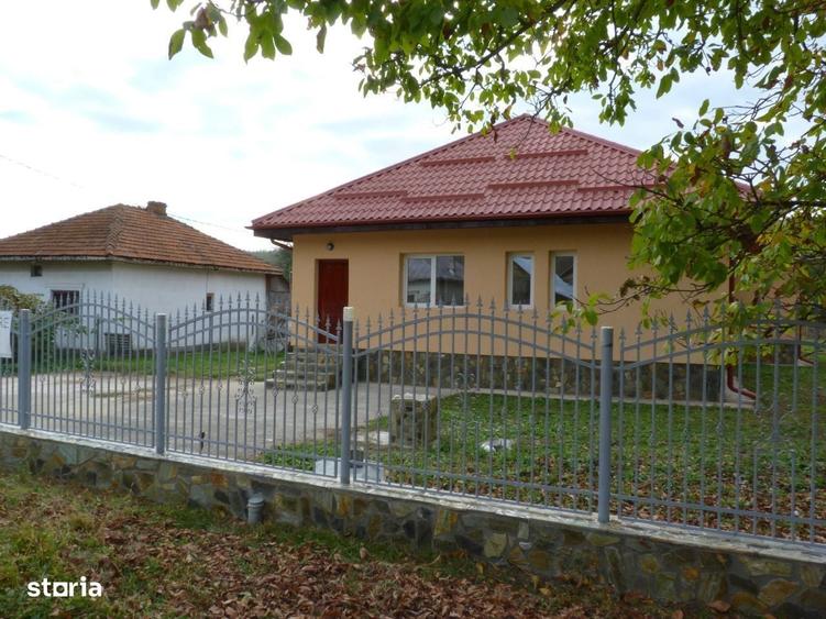 Casă cu 4 camere în Scheiu de Jos