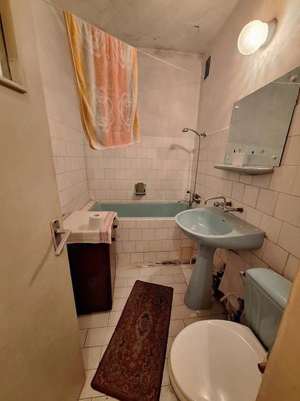 Apartament cu 3 camere semidecomandat în Țiglina 1
