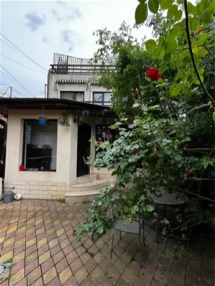 Casă individuală cu 4 camere cu Canalizare în Floreasca