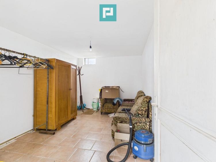 Casă individuală cu 14 camere cu Canalizare în Semlac