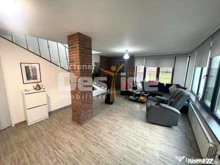 Casă cu 6 camere cu Teren 968 Mp în Păulești