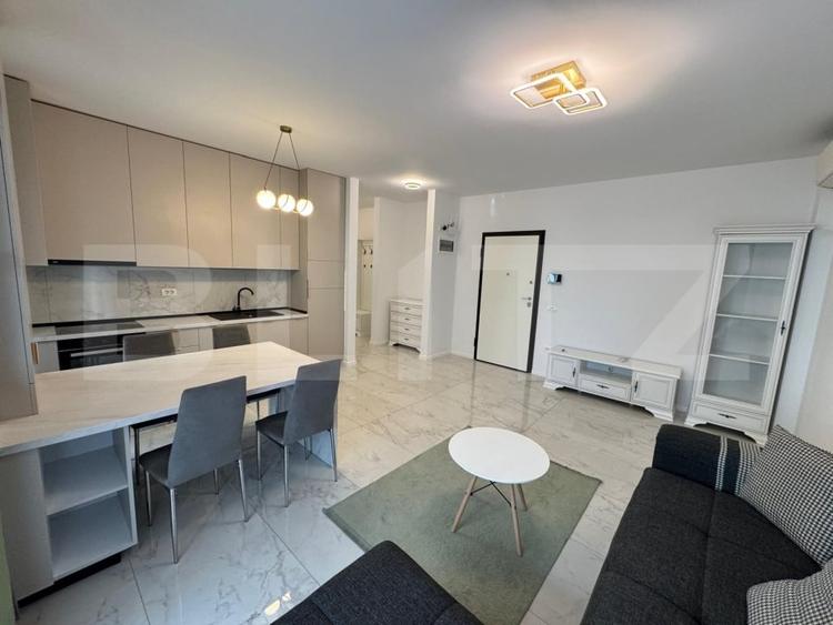 Apartament cu 2 camere semidecomandat, mobilat în Giroc