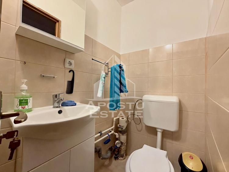 Apartament cu 3 camere decomandat, mobilat în Girocului