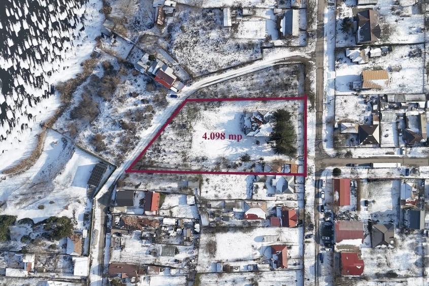 Casă individuală cu 7 camere cu Teren 4098 Mp în Grădiștea
