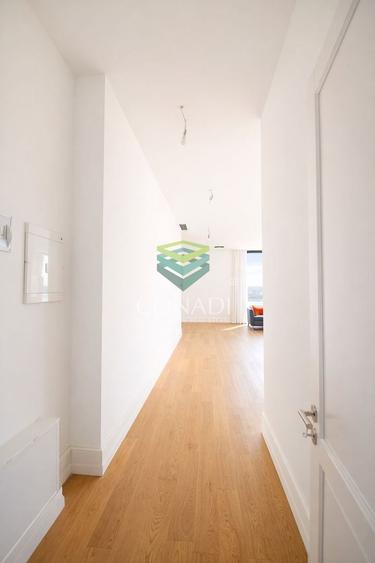 Apartament cu 5 camere decomandat în Dacia