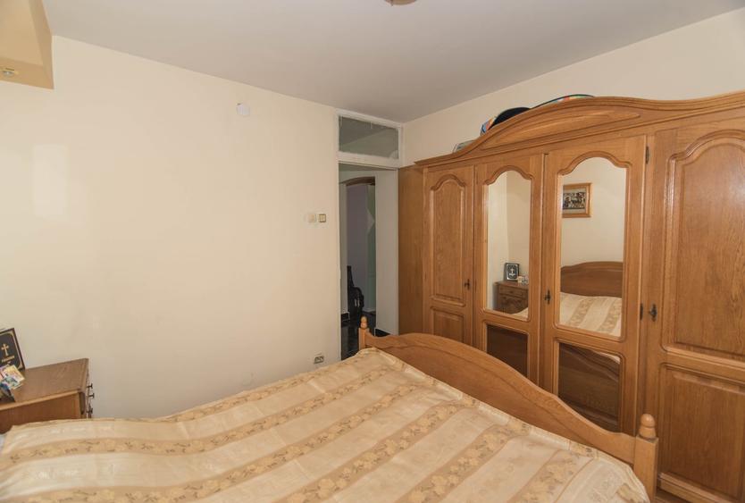 Rar pe piață - Apartament cu 3 camere, decomandat, Etaj 1 – Popa Șapca - 3