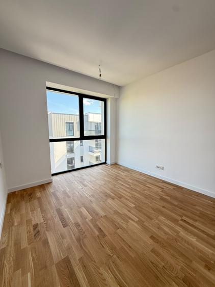 Apartament cu 3 camere semidecomandat în Pipera
