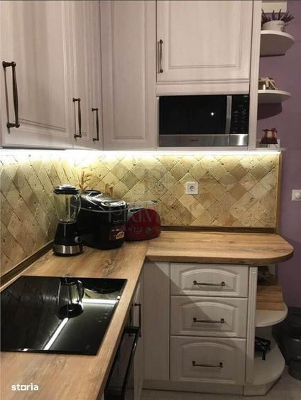 Apartament cu 3 camere decomandat în Dâmbovița