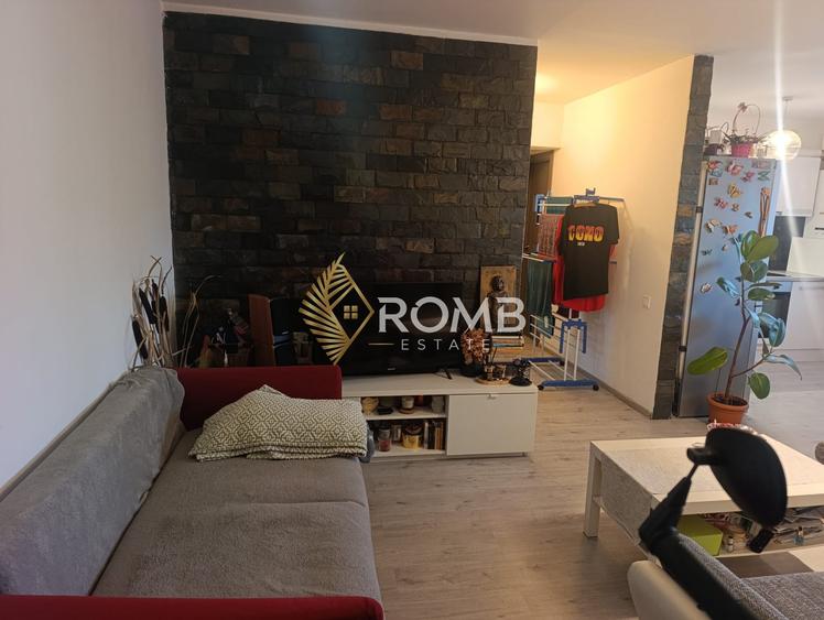 Apartament cu 3 camere decomandat în Florești