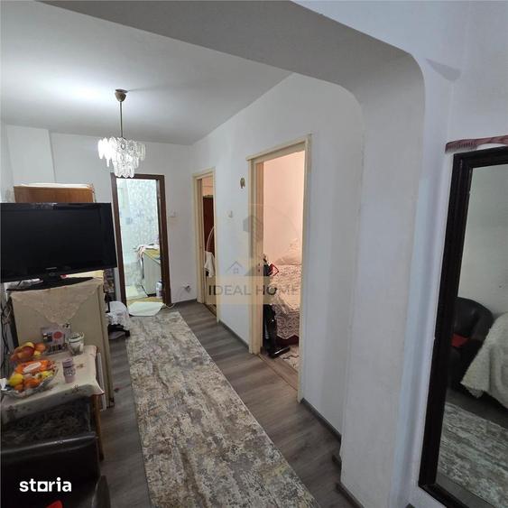 Apartament cu 3 camere decomandat în Dacia
