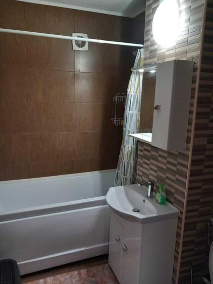 Apartament cu 2 camere decomandat în Casa de Cultură