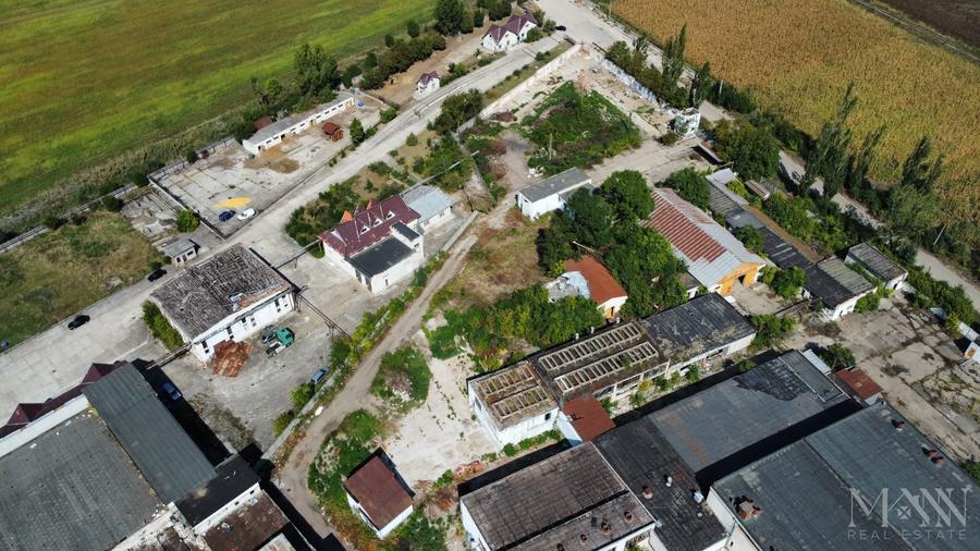 Spațiu industrial, de 3,352 mp, în Salonta