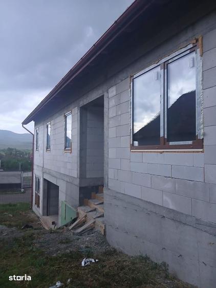 Casă cu 5 camere cu Teren 4200 Mp în Sâncraiu