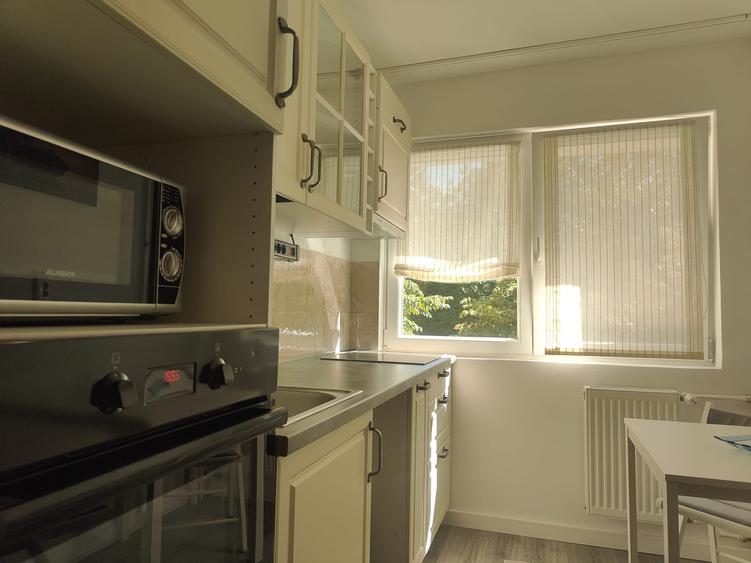 Apartament cu 2 camere semidecomandat, mobilat în Dristor