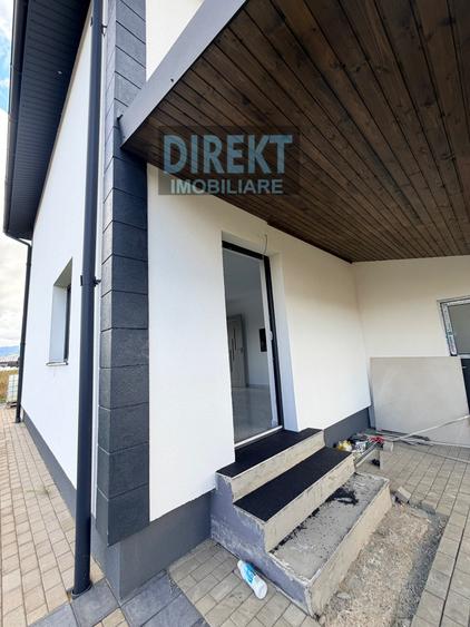 Casă cu 4 camere cu Teren 300 Mp în Jelna