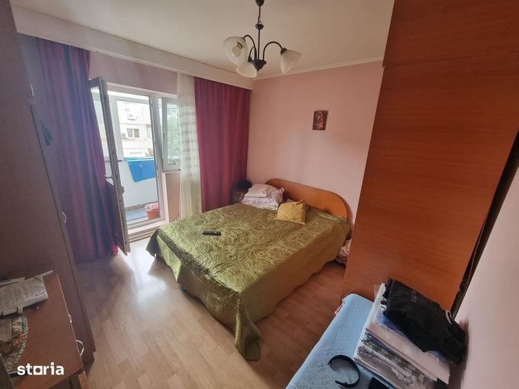 Apartament cu 4 camere decomandat în Dacia
