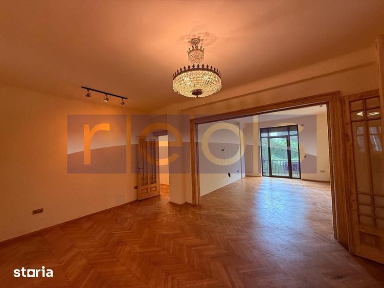 Apartament cu 4 camere în Centrul Civic