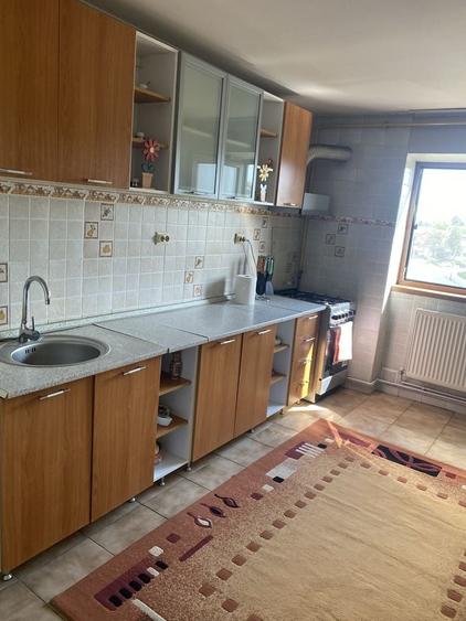 Apartament cu 2 camere semidecomandat în 1 Mai