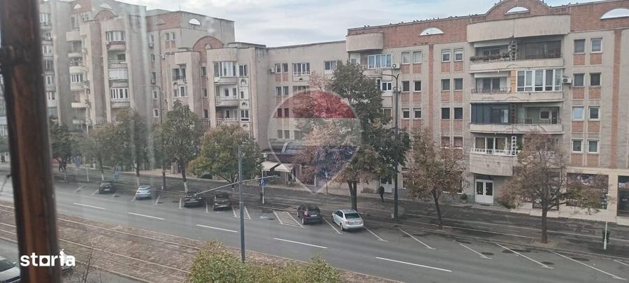 Apartament cu 3 camere, mobilat în Podgoria